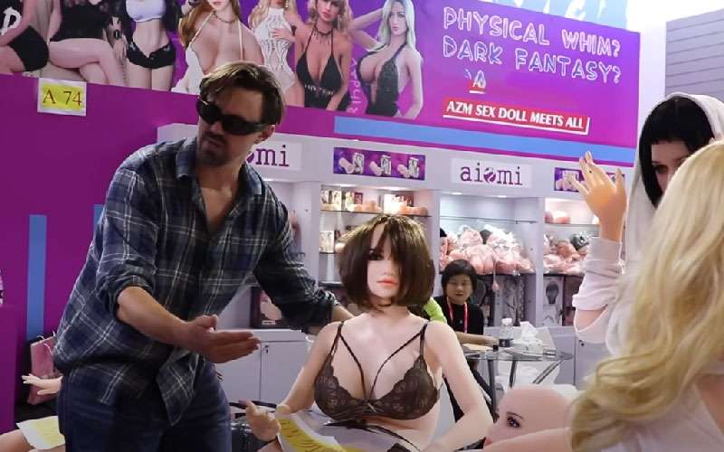 Cửa hàng bán búp bê tình dục