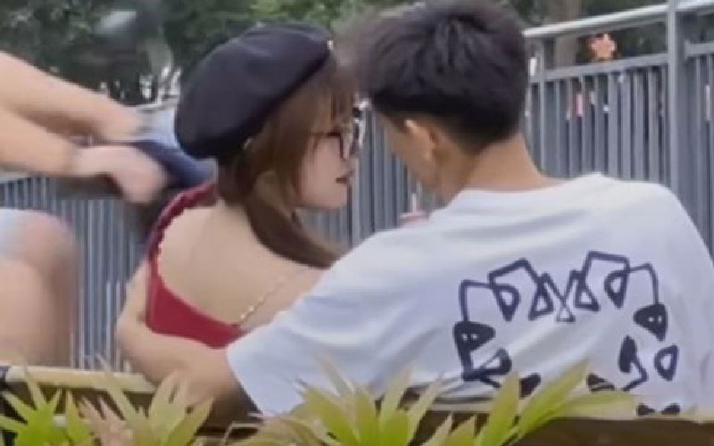 Hành động phụ nữ ham muốn tình dục