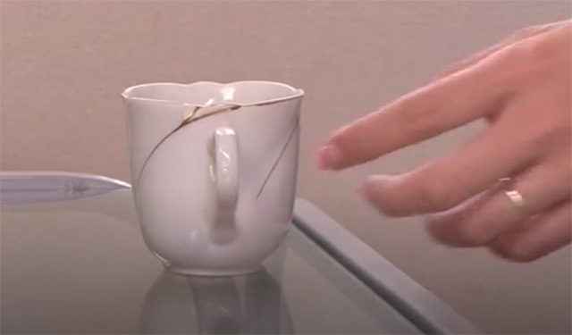 Pha thuốc vào đồ uống