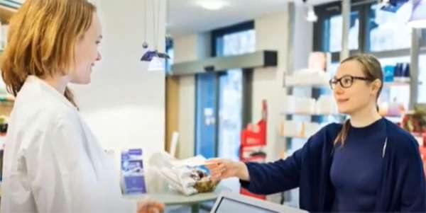 Quầy thuốc bán kẹo đổi gió Quầy thuốc bán kẹo đổi gió