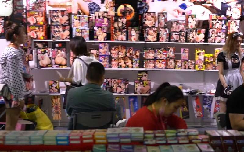 Shop bán búp bê tình dục