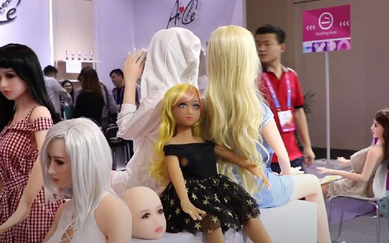 Shop bán búp bê tình yêu