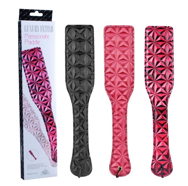 đồ chơi bdsm roi quất bạo dâm